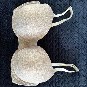 VS Pink Lightly Lined T-Shirt Bra